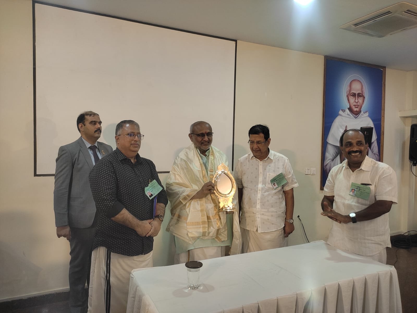 ഉപരാഷ്ട്രപതിയെ ആദരിച്ചു